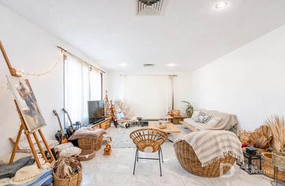 Villa - 3 Bedrooms - 5 Bathrooms for sale in Umm Suqeim 2 Villas - Umm Suqeim 2 - Umm Suqeim - Dubai Villa - 3 Bedrooms - 5 Bathrooms for sale in Umm Suqeim 2 Villas - Umm Suqeim 2 - Umm Suqeim - Dubai