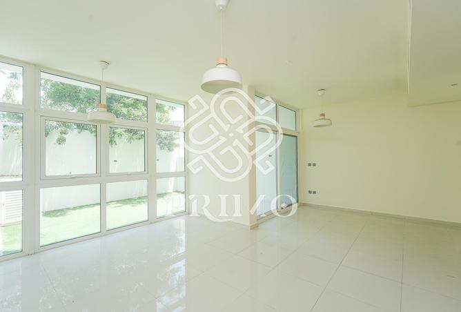 98704572 - Property Image 3