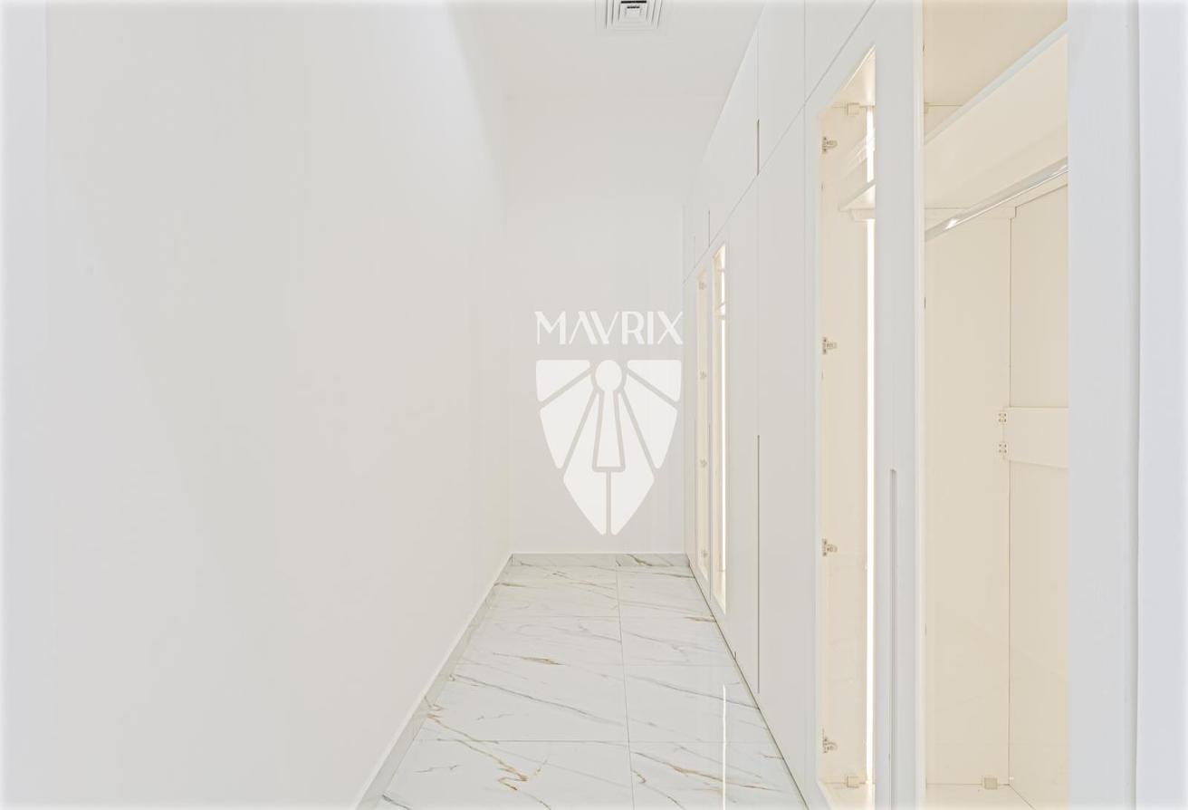 Spacious 5BR Villa | Prime Location | Luxurious photo 17