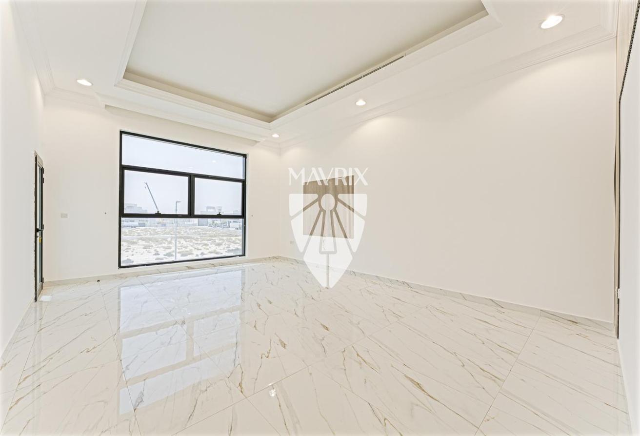 Spacious 5BR Villa | Prime Location | Luxurious photo 15