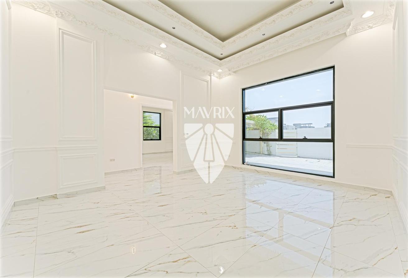 Spacious 5BR Villa | Prime Location | Luxurious photo 4