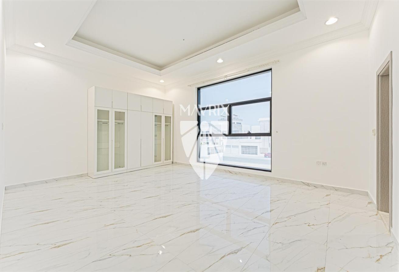Spacious 5BR Villa | Prime Location | Luxurious photo 20
