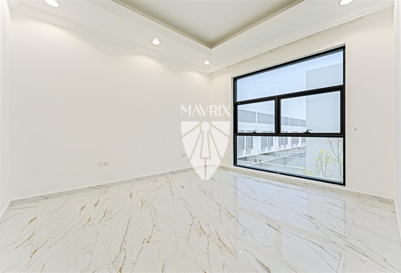 Spacious 5BR Villa | Prime Location | Luxurious photo 18