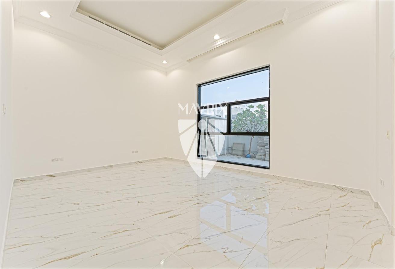 Spacious 5BR Villa | Prime Location | Luxurious photo 10