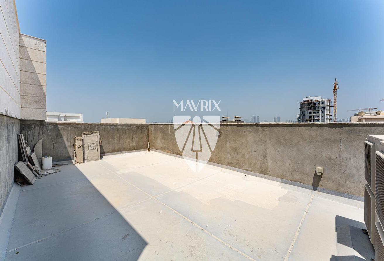 Spacious 5BR Villa | Prime Location | Luxurious photo 24