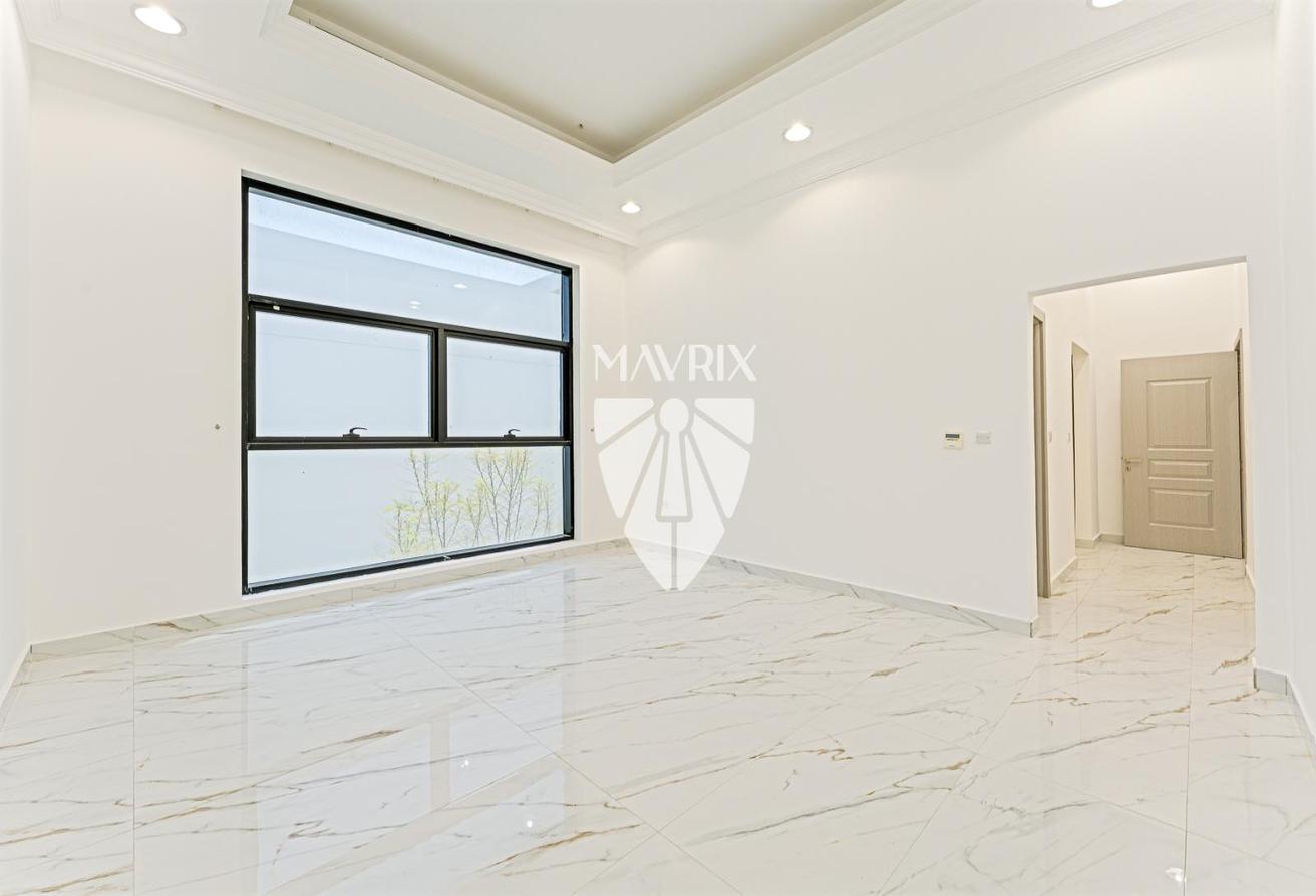 Spacious 5BR Villa | Prime Location | Luxurious photo 19