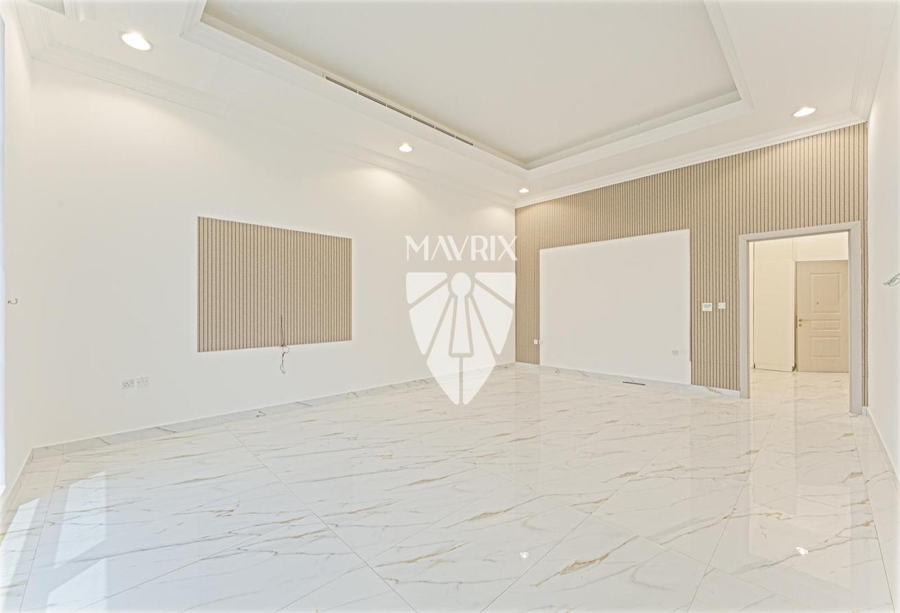 Spacious 5BR Villa | Prime Location | Luxurious photo 16