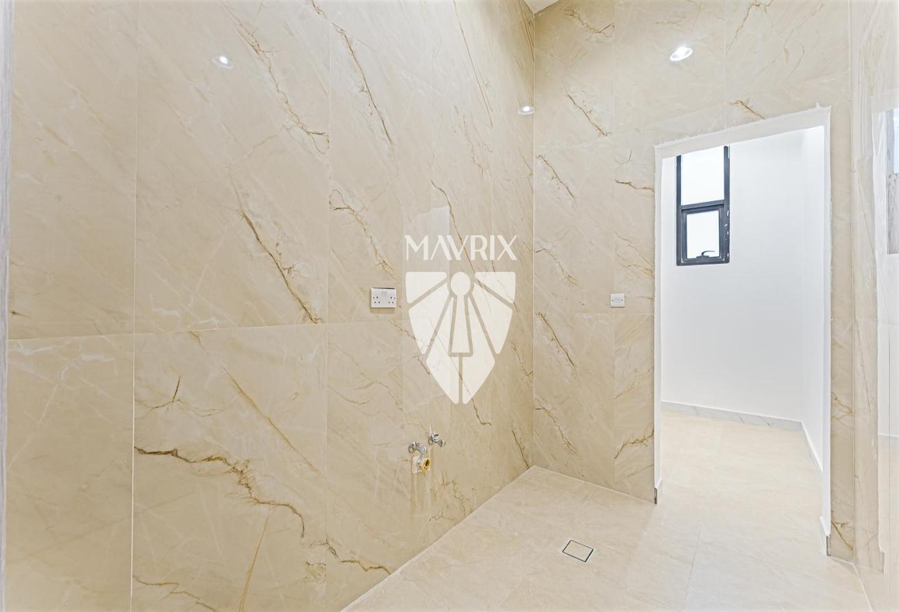 Spacious 5BR Villa | Prime Location | Luxurious photo 14