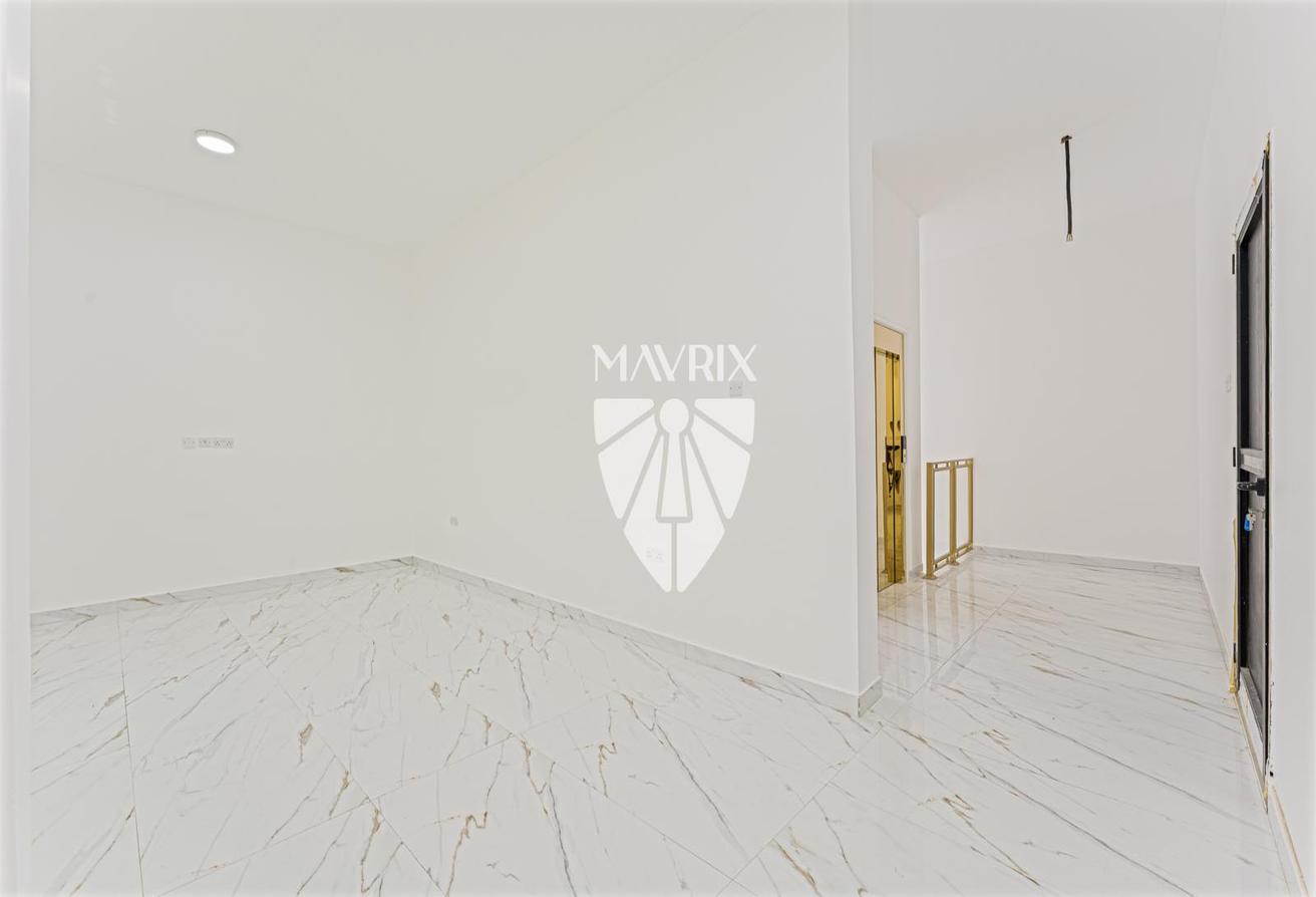 Spacious 5BR Villa | Prime Location | Luxurious photo 23
