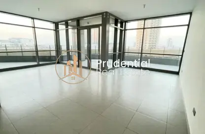 Apartment - 3 Bedrooms - 5 Bathrooms for rent in Canal Residence - Al Reem Island - Abu Dhabi