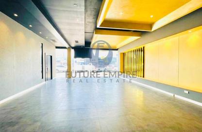 Retail - Studio - 5 for rent in Airport Road - Al Garhoud - Dubai
