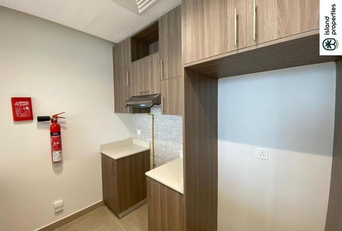 142823103 - Property Image 3