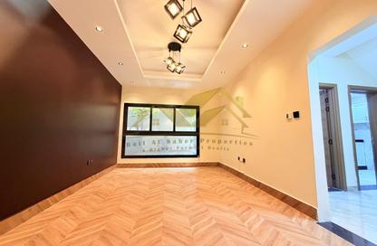 Villa - 3 Bedrooms - 4 Bathrooms for rent in Satwa Road - Al Satwa - Dubai