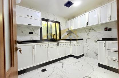 Villa - 3 Bedrooms - 4 Bathrooms for rent in Satwa Road - Al Satwa - Dubai