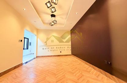 Villa - 3 Bedrooms - 4 Bathrooms for rent in Satwa Road - Al Satwa - Dubai