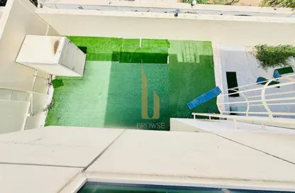 Villa - 5 Bedrooms - 5 Bathrooms for rent in Jumeirah 1 Villas - Jumeirah 1 - Jumeirah - Dubai