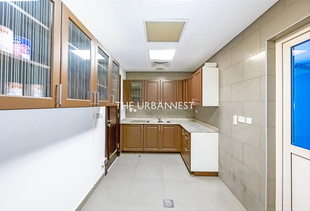 Big Plot | Close to Els | Golf Course View photo 9