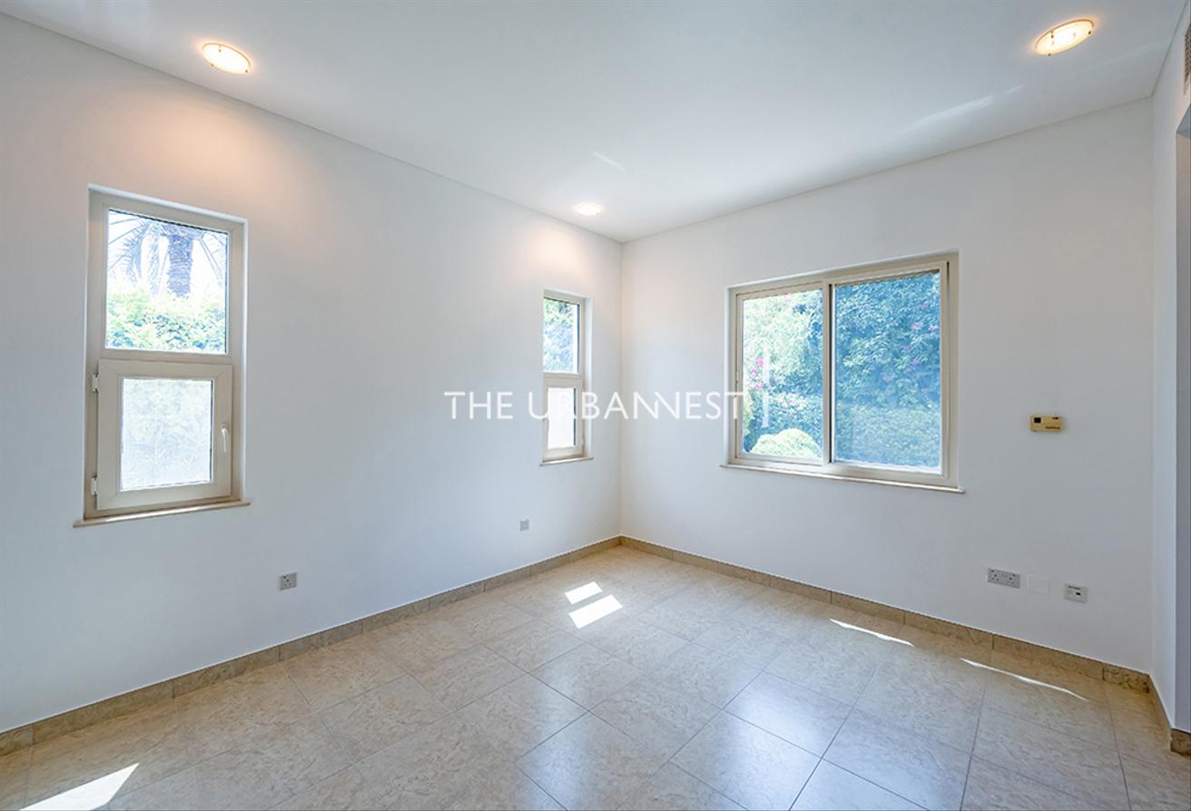 Big Plot | Close to Els | Golf Course View photo 11