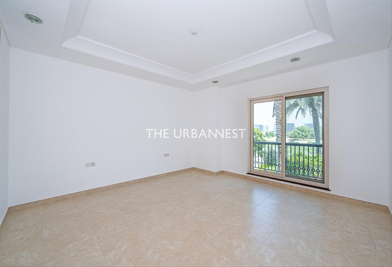 Big Plot | Close to Els | Golf Course View photo 22