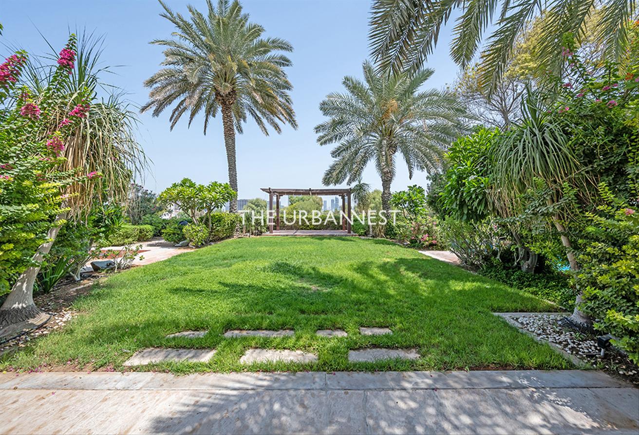 Big Plot | Close to Els | Golf Course View photo 24