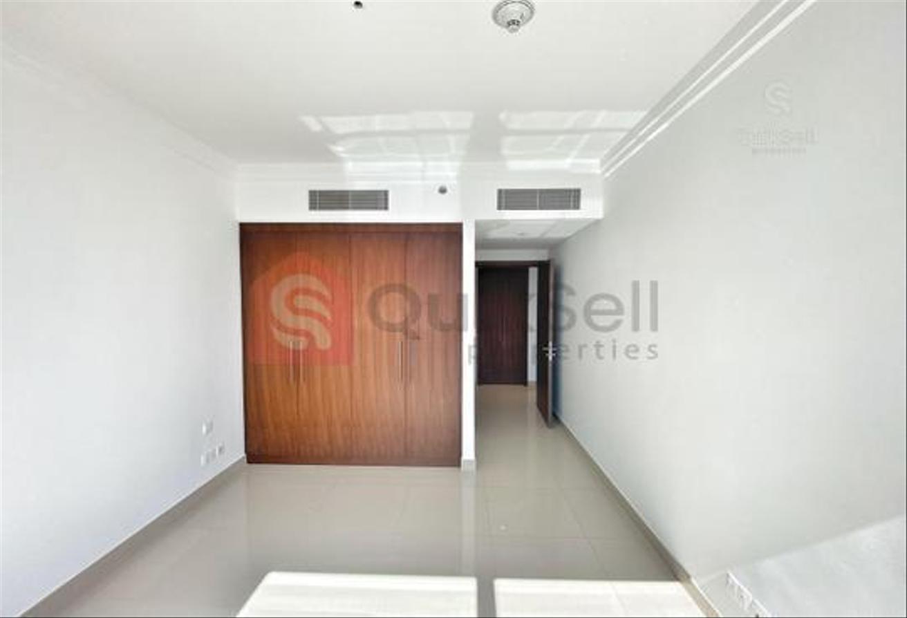 BURJ KHALIFA VIEW | WITH STUDY | AVAILABLE NOW photo 4
