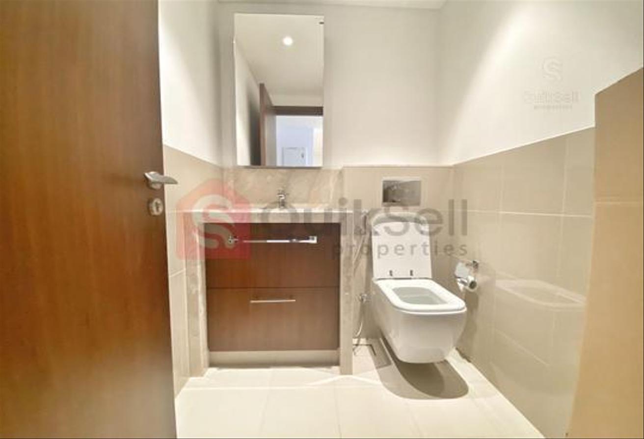 BURJ KHALIFA VIEW | WITH STUDY | AVAILABLE NOW photo 10