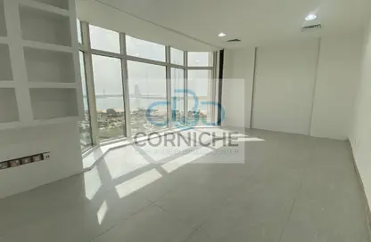 مركز أعمال - استوديو - 2 حمامات للايجار في كورنيش الخالدية - الخالدية - أبوظبي