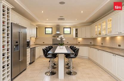 Villa - 4 - 5 for rent in Garden Homes Frond P - Garden Homes - Palm Jumeirah - Dubai