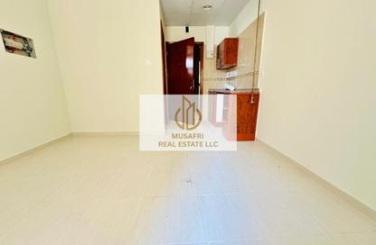 Apartment - Studio - 1 Bathroom for rent in Muwailih Building - Muwaileh - Sharjah