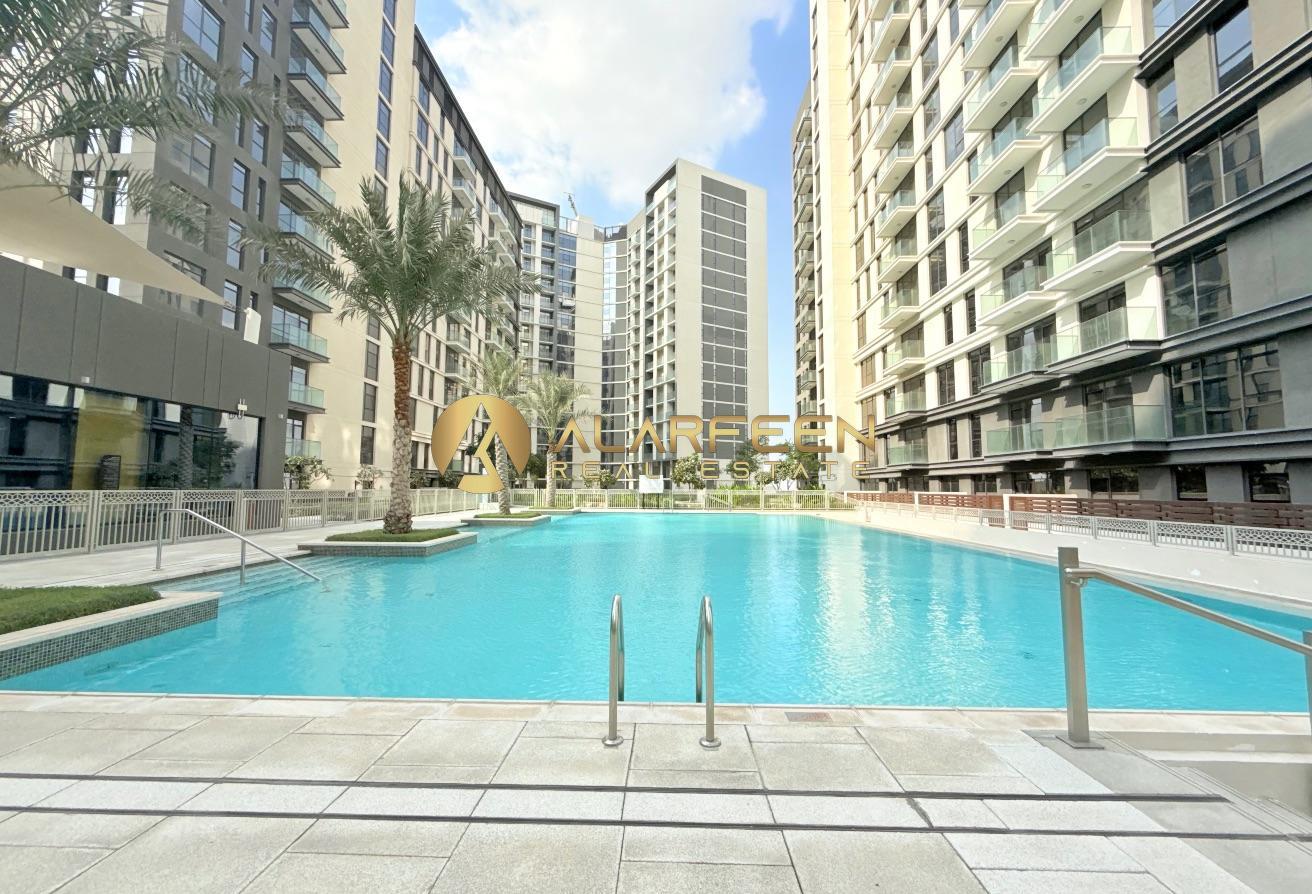 Beautiful 3BHK | Pool View | Close to Metro photo 21