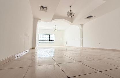 Apartment - 3 Bedrooms - 3 Bathrooms for rent in New Al Taawun Road - Al Taawun - Sharjah
