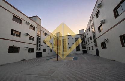 Staff Accommodation - Studio - 7+ Bathrooms for rent in Al Hayl - Fujairah