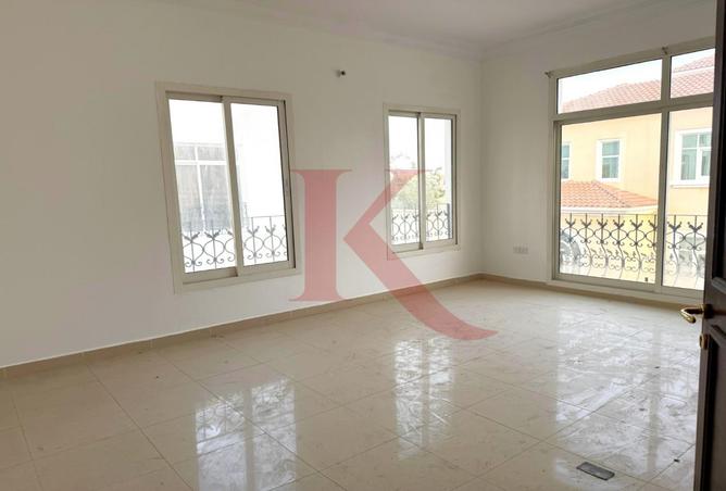 Well Located 5 Bed Villa + Maid and Driver Room — photo 3