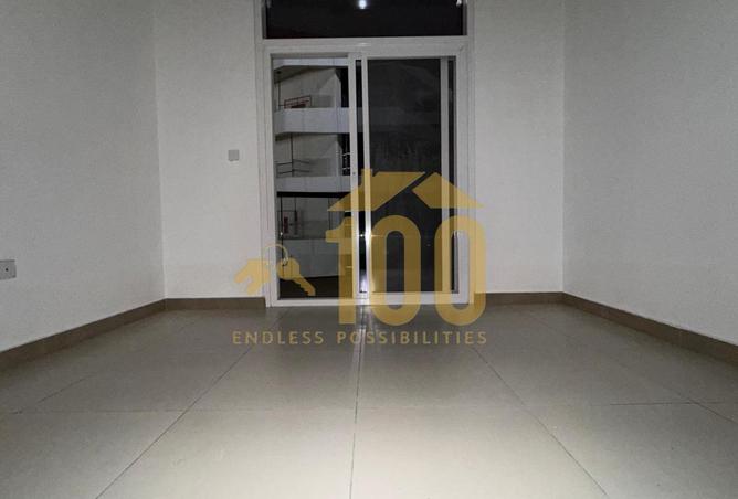 Well Sized 1BR | with Balcony & Parking | Al Jadaf photo 3