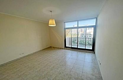 Apartment - Studio - 1 Bathroom for rent in The Links Canal Apartments - The Links - The Views - Dubai