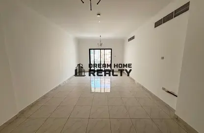Apartment - 2 Bedrooms - 2 Bathrooms for rent in Jamal Abdul Nasser Street - Al Majaz - Sharjah