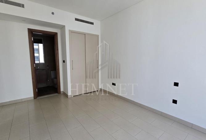 Semi-Furnished 2BR | High Floor | Burj Khalifa View photo 3