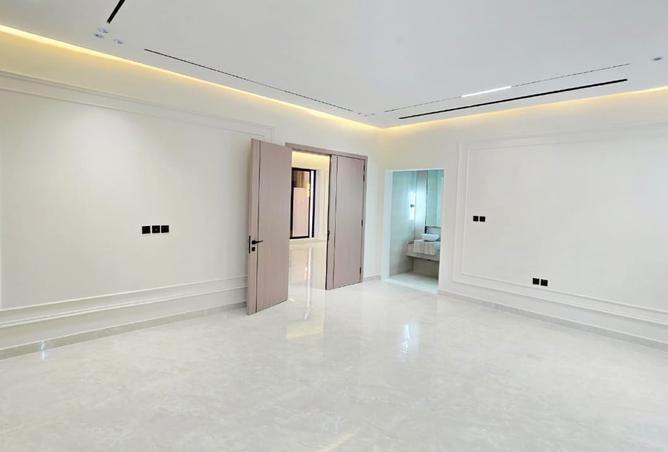 117723601 - Property Image 3