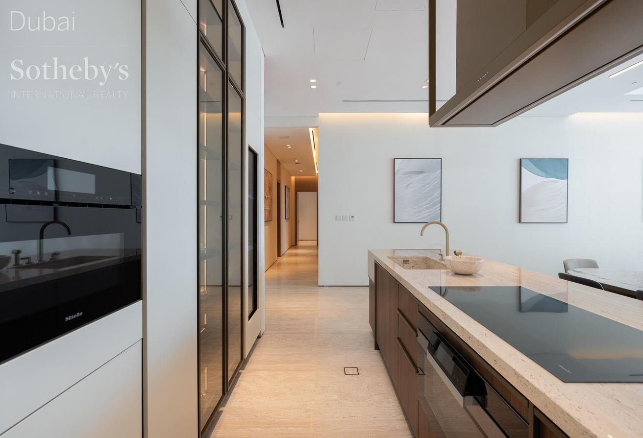 Elevated JBR Apartment with Gulf Views photo 7