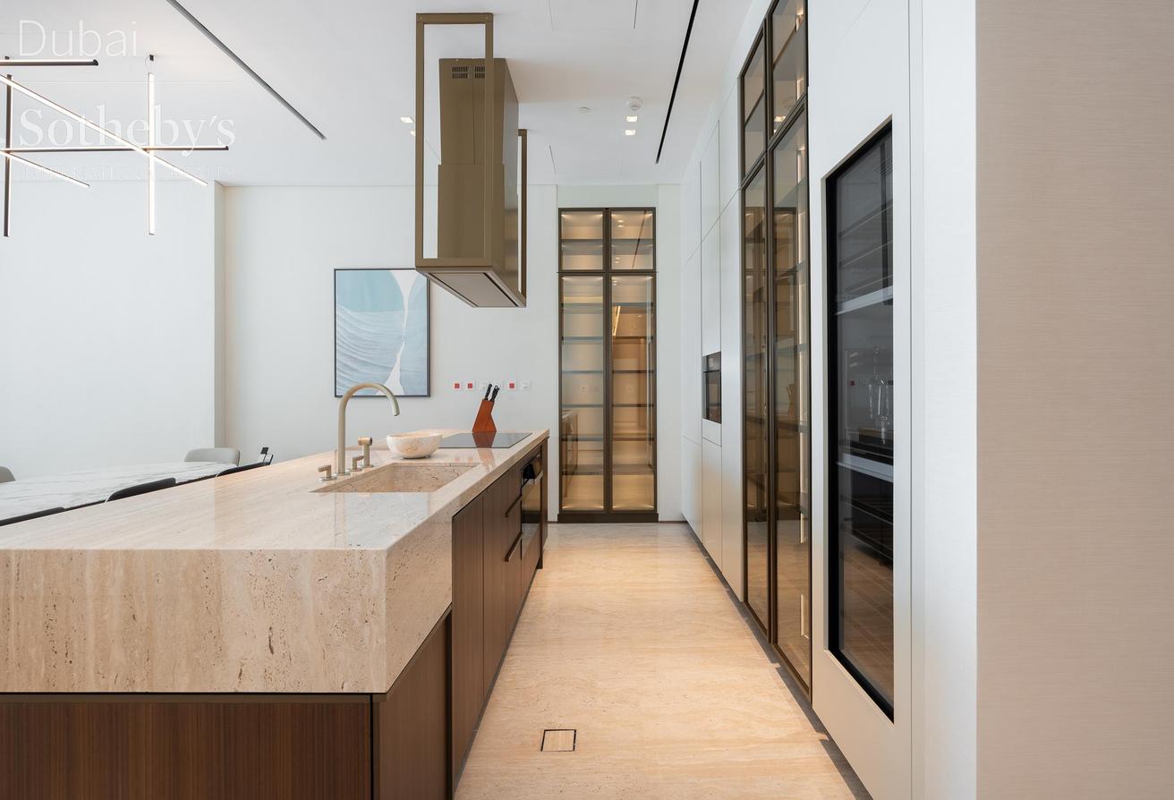 Elevated JBR Apartment with Gulf Views photo 10