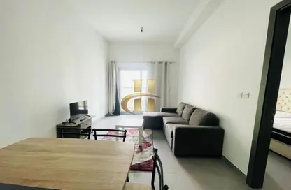 شقة - غرفة نوم - 2 حمامات للايجار في بيلا روز - حديقة دبي العلميه - دبي