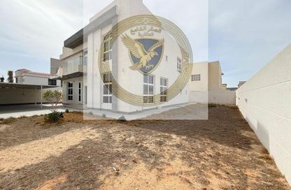 Villa - 4 Bedrooms - 5 Bathrooms for rent in Al Azra - Al Riqqa - Sharjah