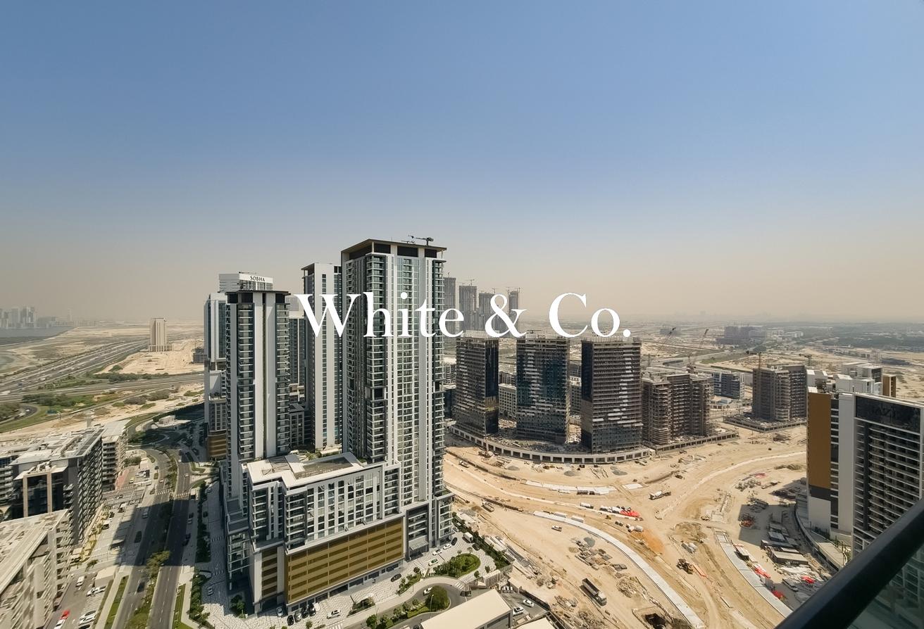 Corner Unit | Outstanding Views | Unique photo 11