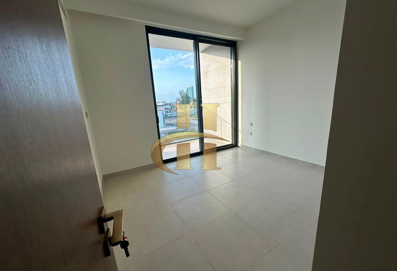 Ready To Move | Next To Park | Best Deal photo 12