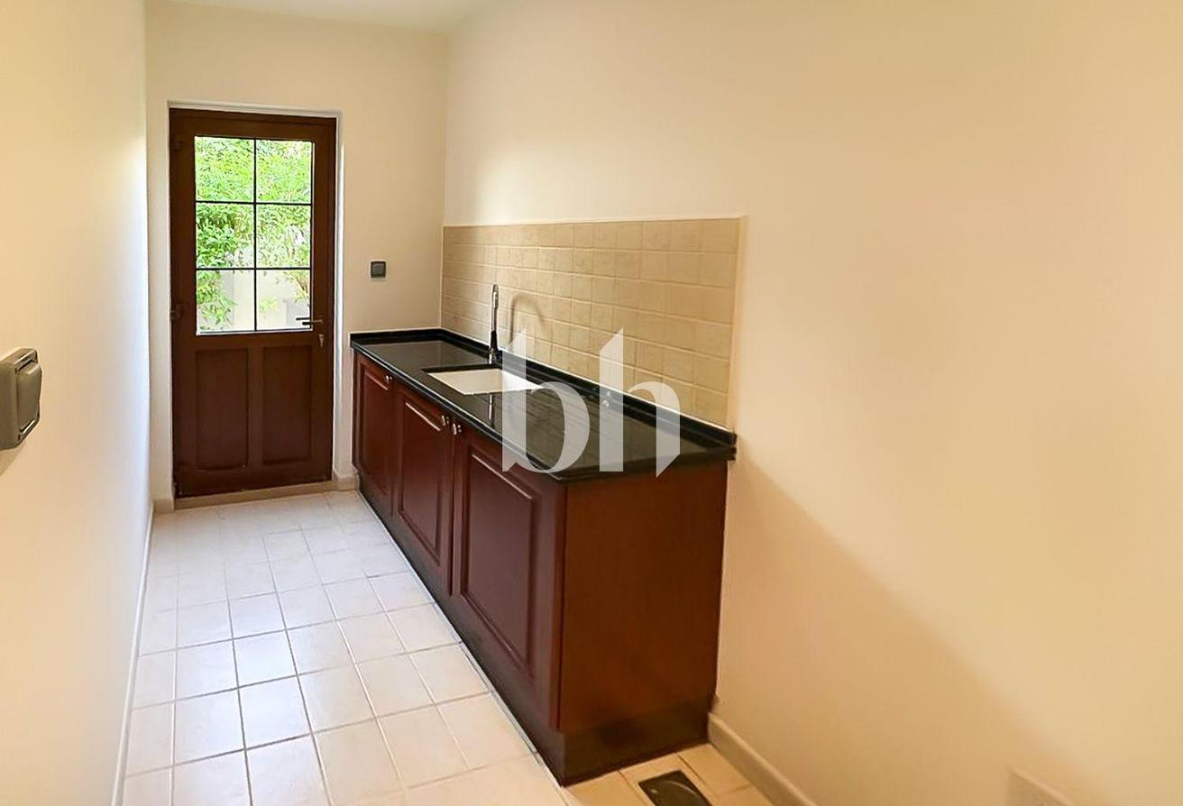 One Cheque| Private Pool | Unfurnished | Golf View photo 8