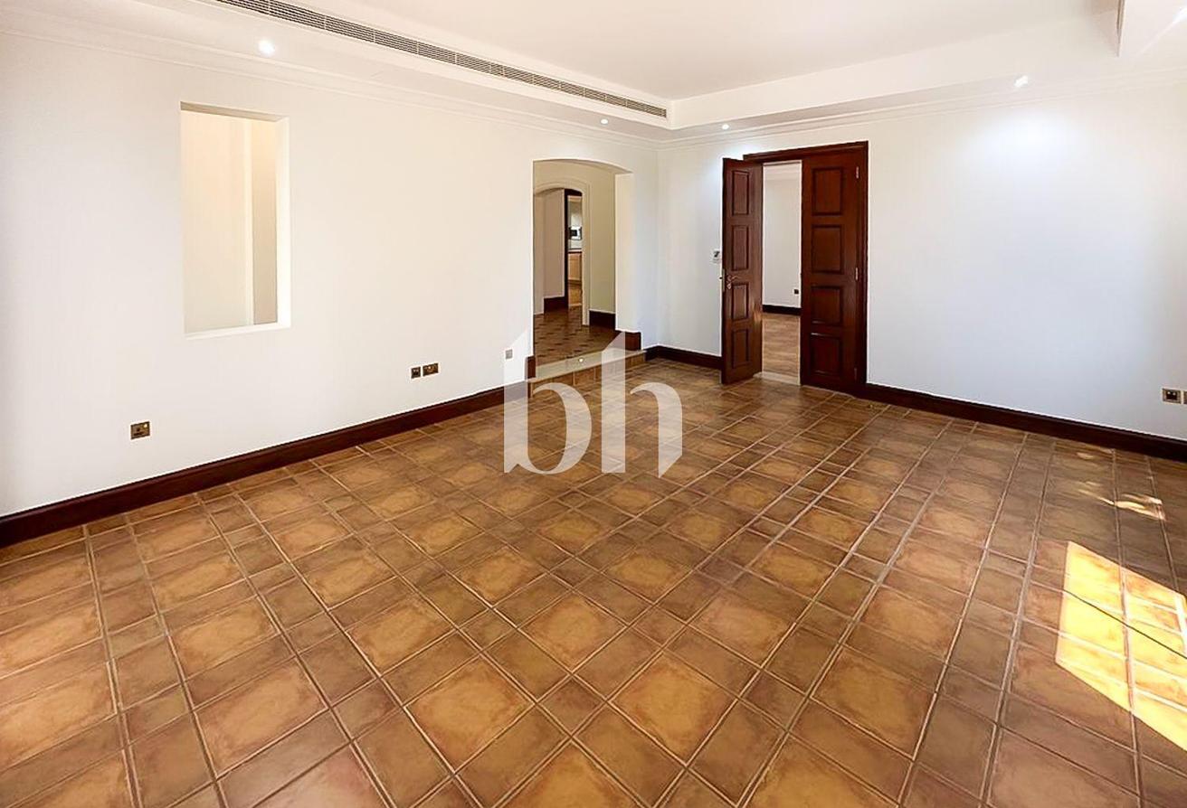 One Cheque| Private Pool | Unfurnished | Golf View photo 11