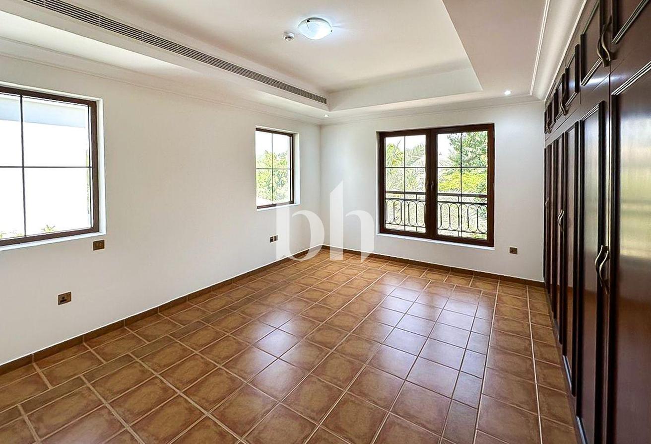 One Cheque| Private Pool | Unfurnished | Golf View photo 18