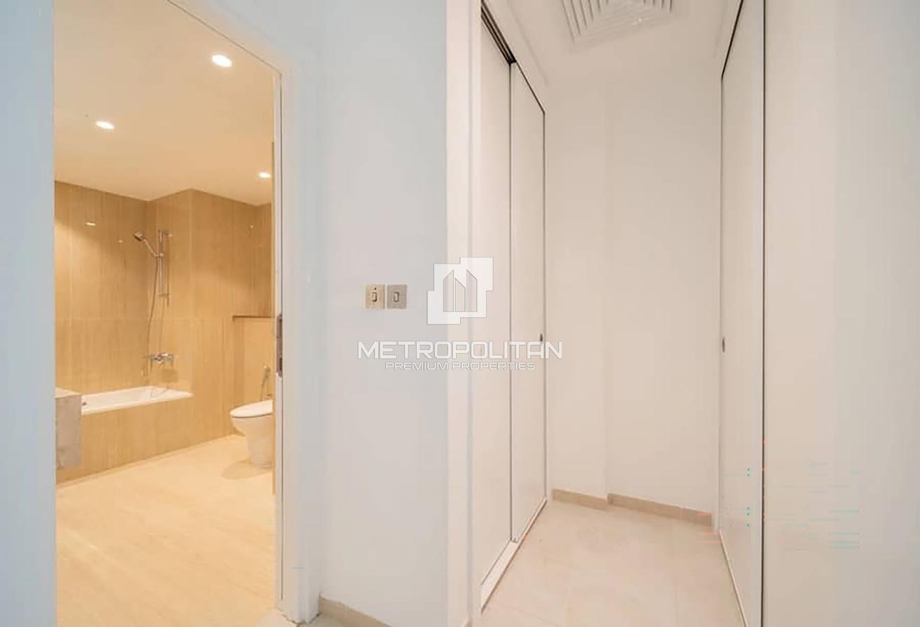 Luxury | Sea View | Vacant | Private Beach Access photo 18