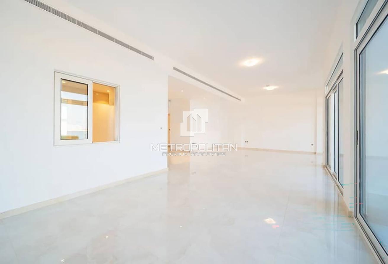Luxury | Sea View | Vacant | Private Beach Access photo 2