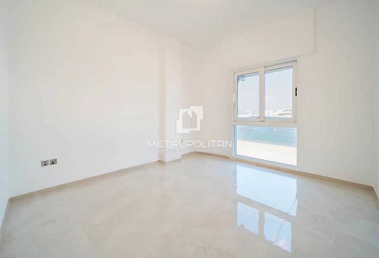 Luxury | Sea View | Vacant | Private Beach Access photo 7